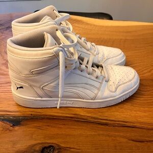 Men’s Puma White Hightop Size 10 Basketball